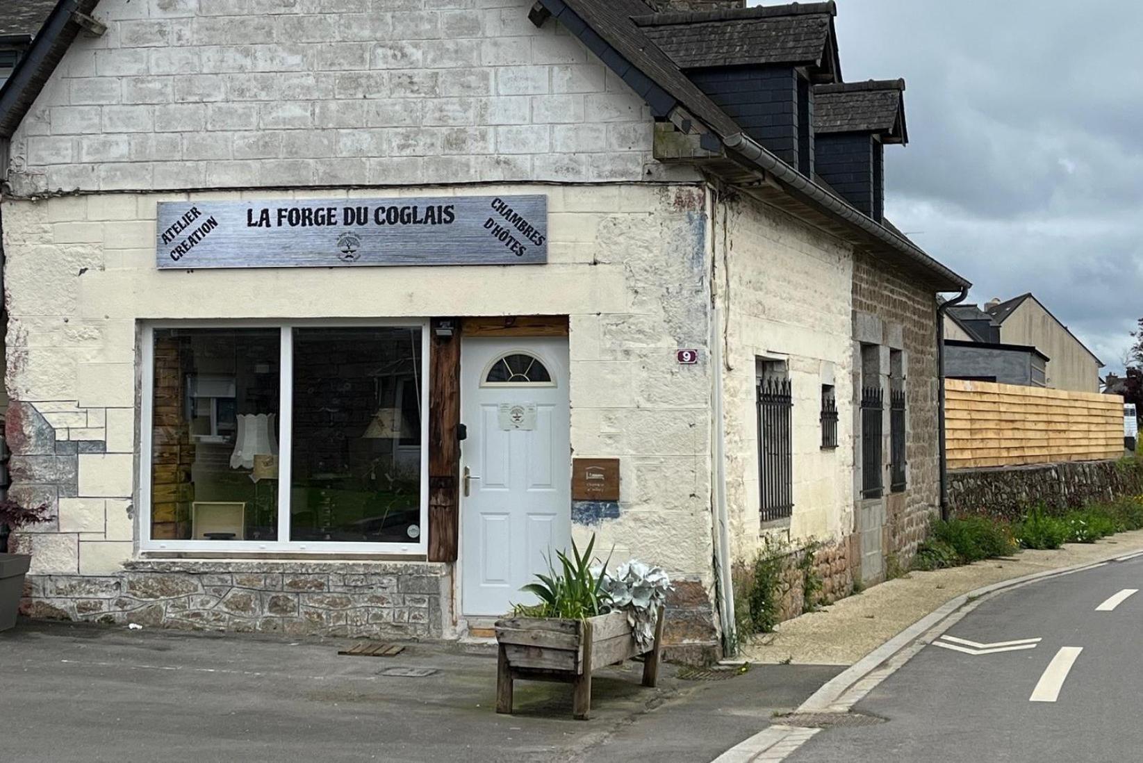 Chambres D'Hotes A La Forge Du Coglais La Selle-en-Cogles Exterior photo